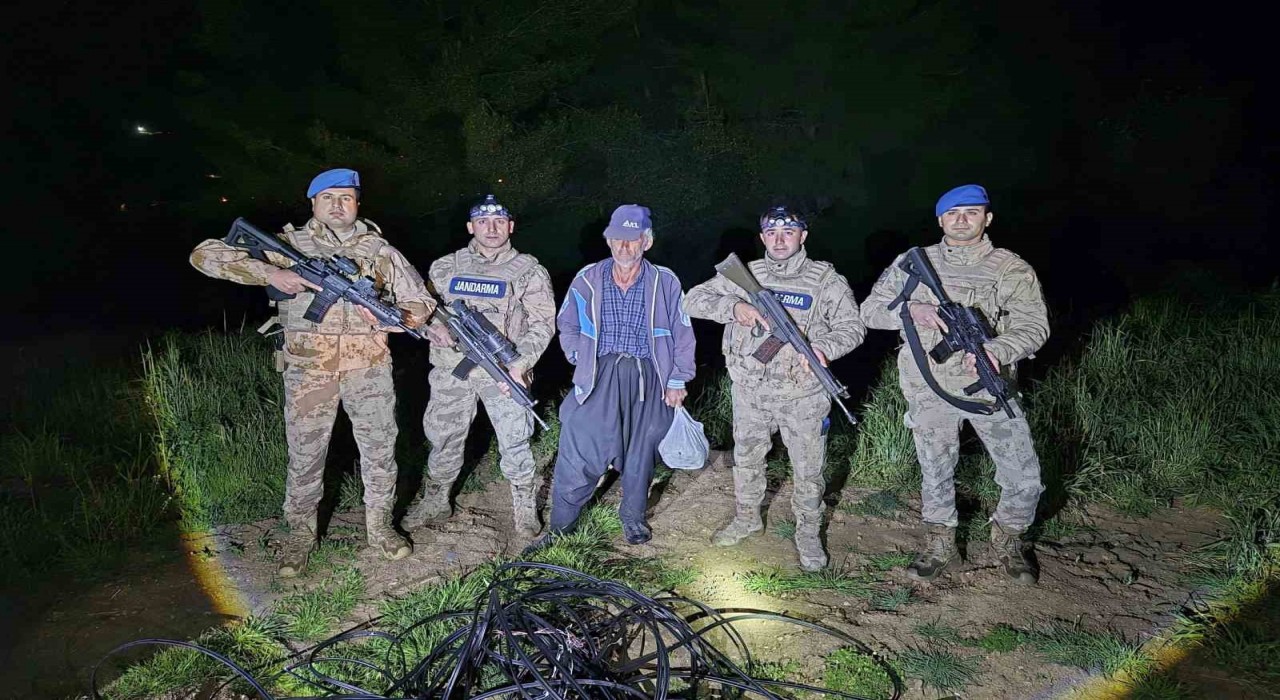 Kaybolan zihinsel engelli vatandaşı jandarma ekipleri buldu
