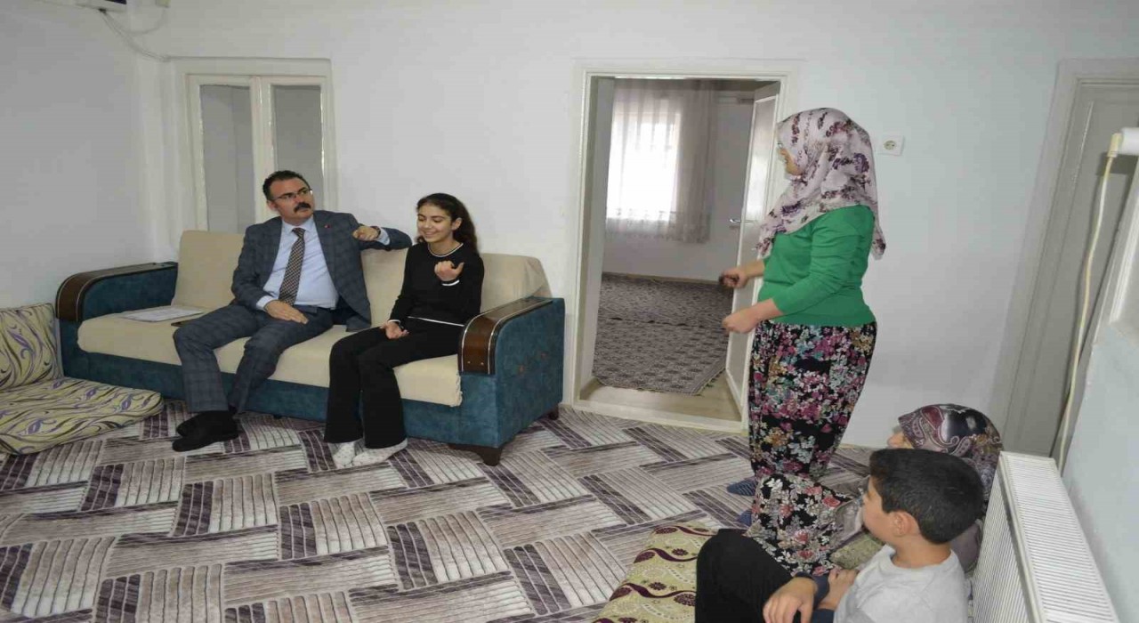 Kaymakam Ateş, öğrencilerin misafiri oldu