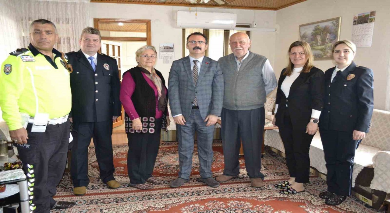 Kaymakam Ateş Polis Haftasında emekli başkomiser Okatanı unutmadı