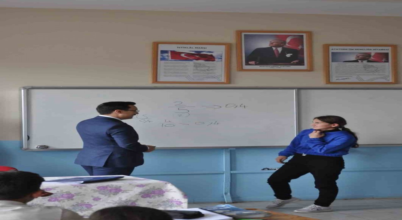 Kaymakam Demirtaş, öğretmen ve öğrencilerle bir araya geldi