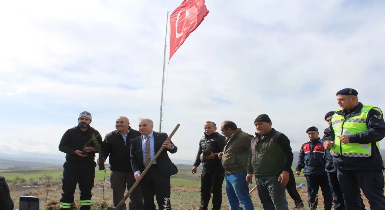 Kaymakam Durudan doğaya destek