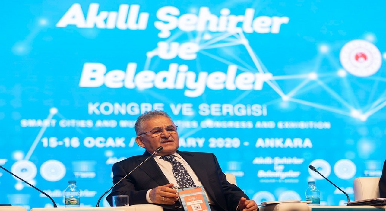 Kayseri Büyükşehirin 134 Akıllı Şehir Projesine bakanlıktan başarılı örnek övgüsü