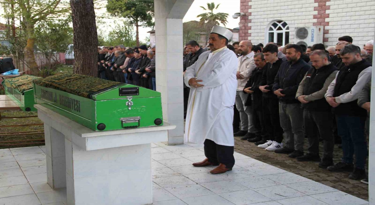 Kazada hayatını kaybeden baba-oğul toprağa verildi