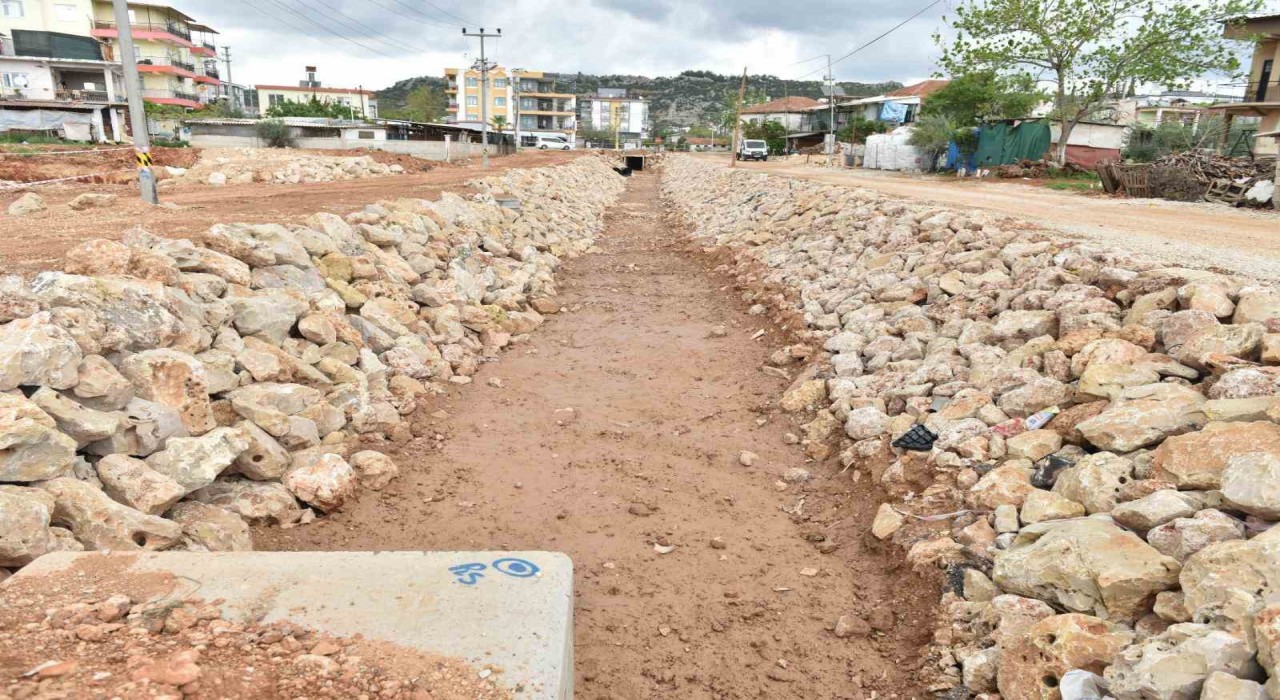 Kepez çalışıyor, sel baskınları tarih oluyor