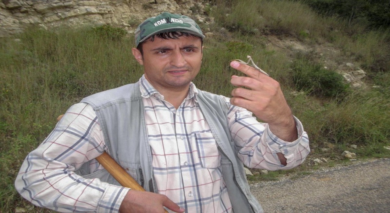 Keşfedilen böcek türüne eşinin ismini verdi