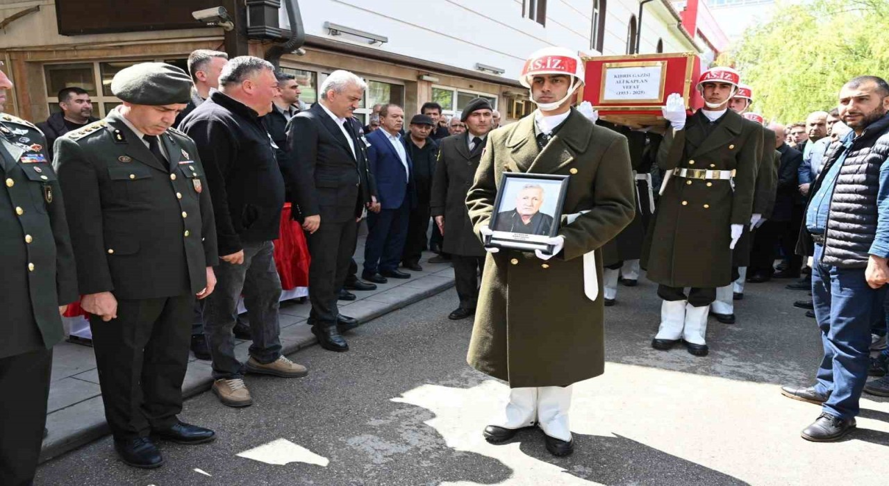 Kıbrıs gazisi son yolculuğuna uğurlandı