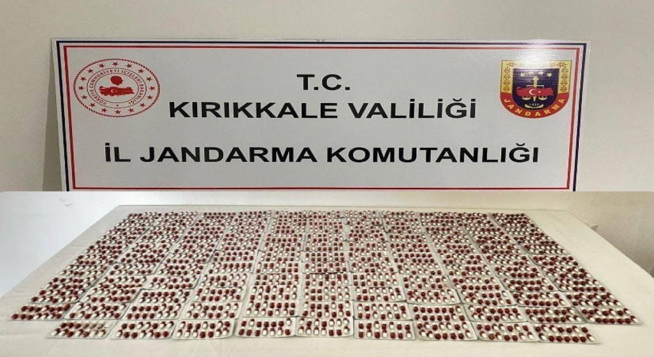 Kırıkkalede jandarmadan uyuşturucu operasyonu: Bin 665 adet sentetik ecza hap ele geçirildi