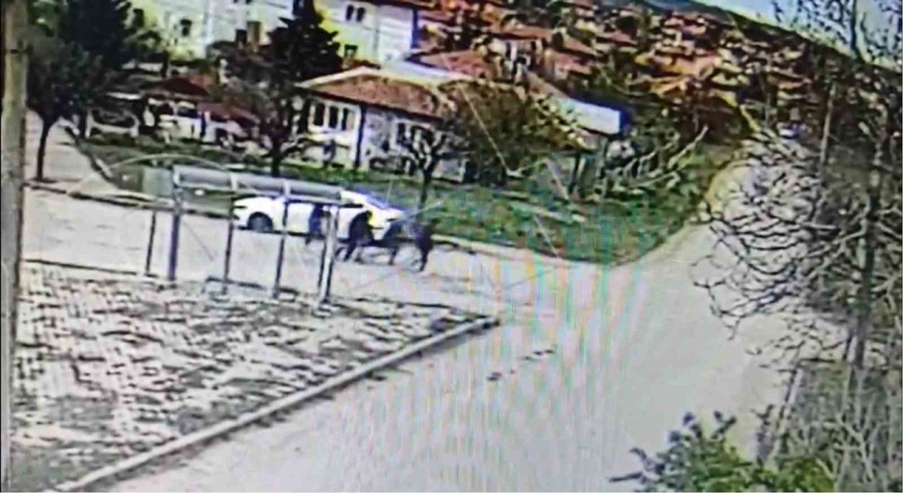 Kırıkkalede otobüs durağına tabancayla zarar veren şüpheli yakalandı