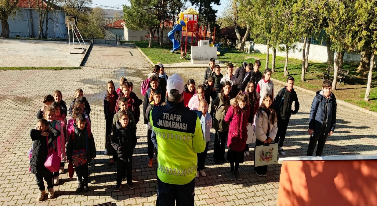 Kırklarelinde öğrencilere trafik eğitimi
