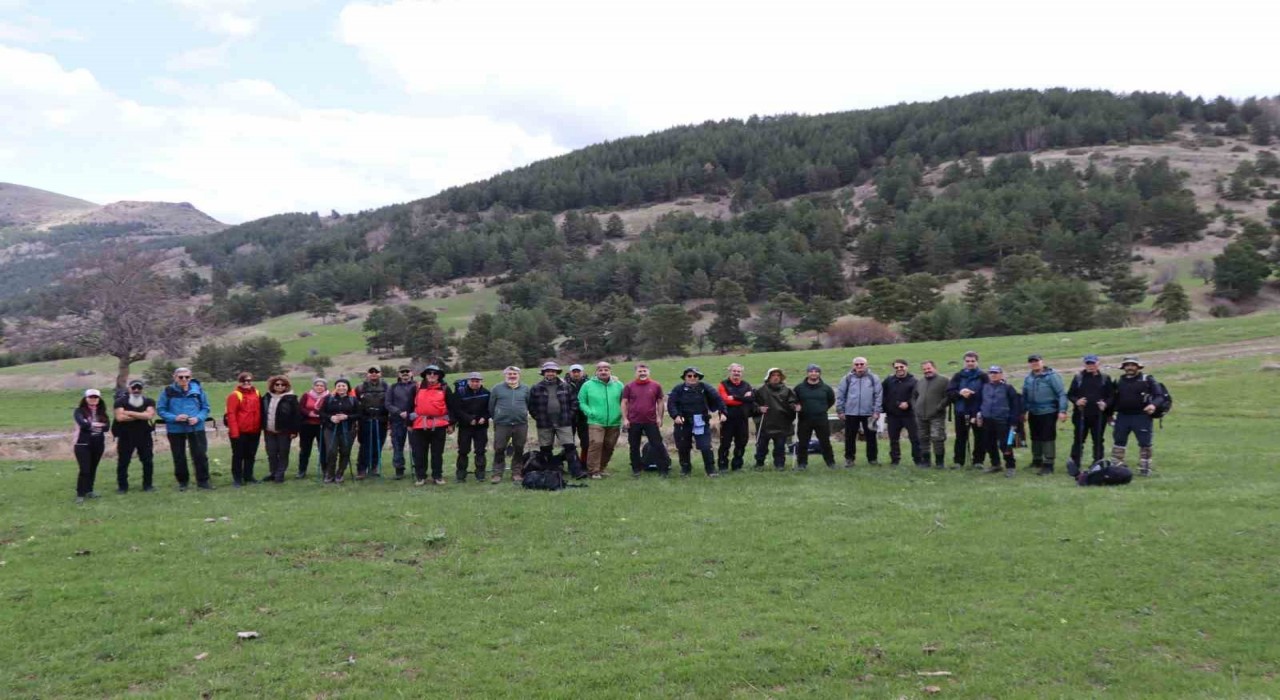 Kırmızı Tepelerde gökkuşağı şöleni