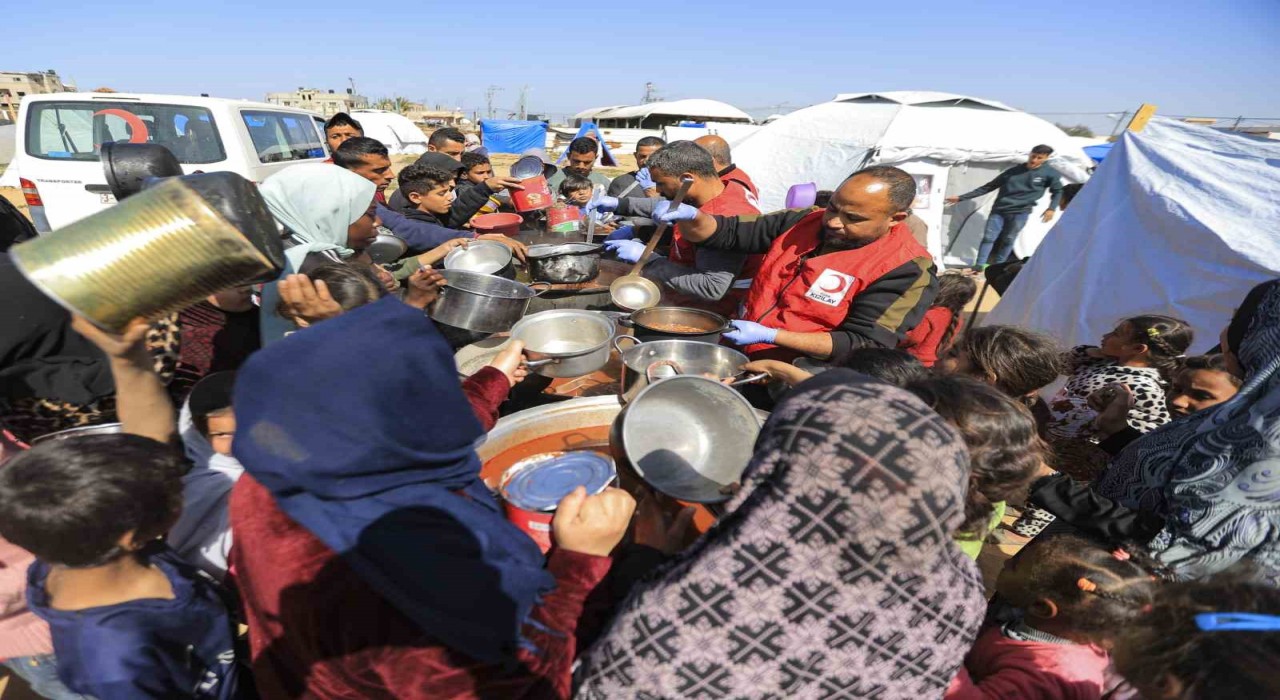 Kızılay Genel Başkanı Yılmaz: Gazzeye acilen insani yardım girişinin sağlanması çağrımızı yineliyoruz
