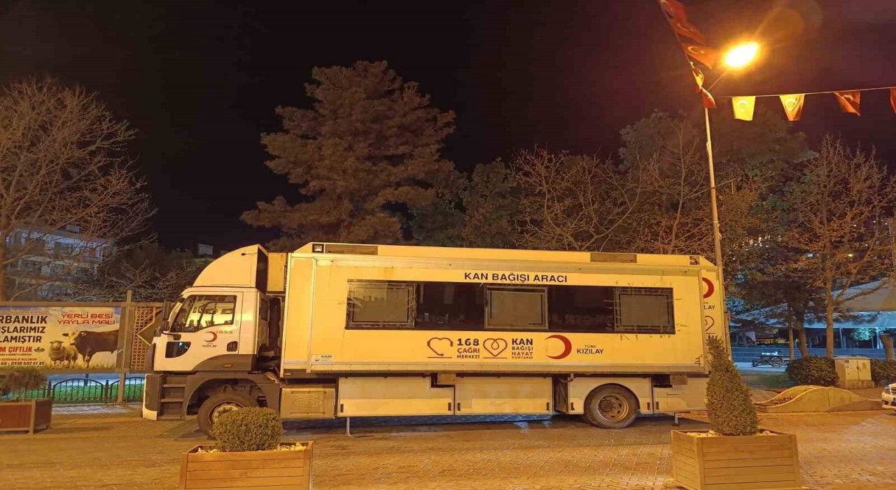 Kızılay kan bağış aracı Beypazarında