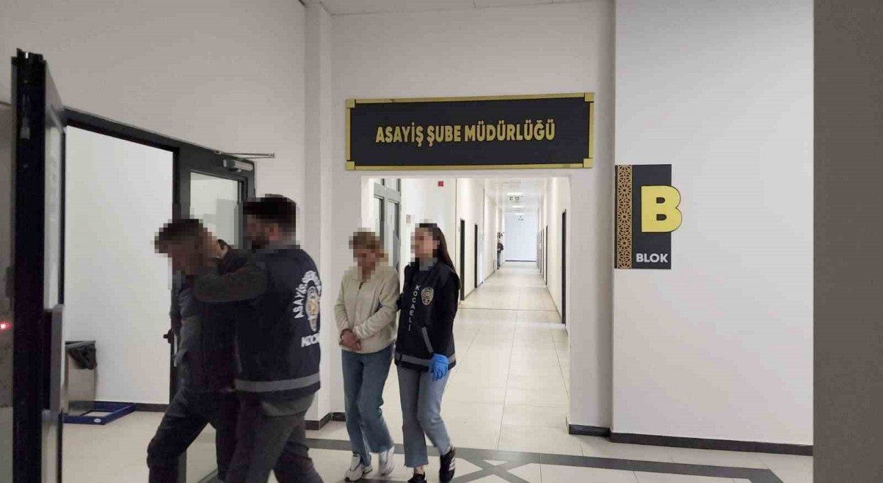 Kocaelide bir evden altın çalan 2 şüpheli yakalandı