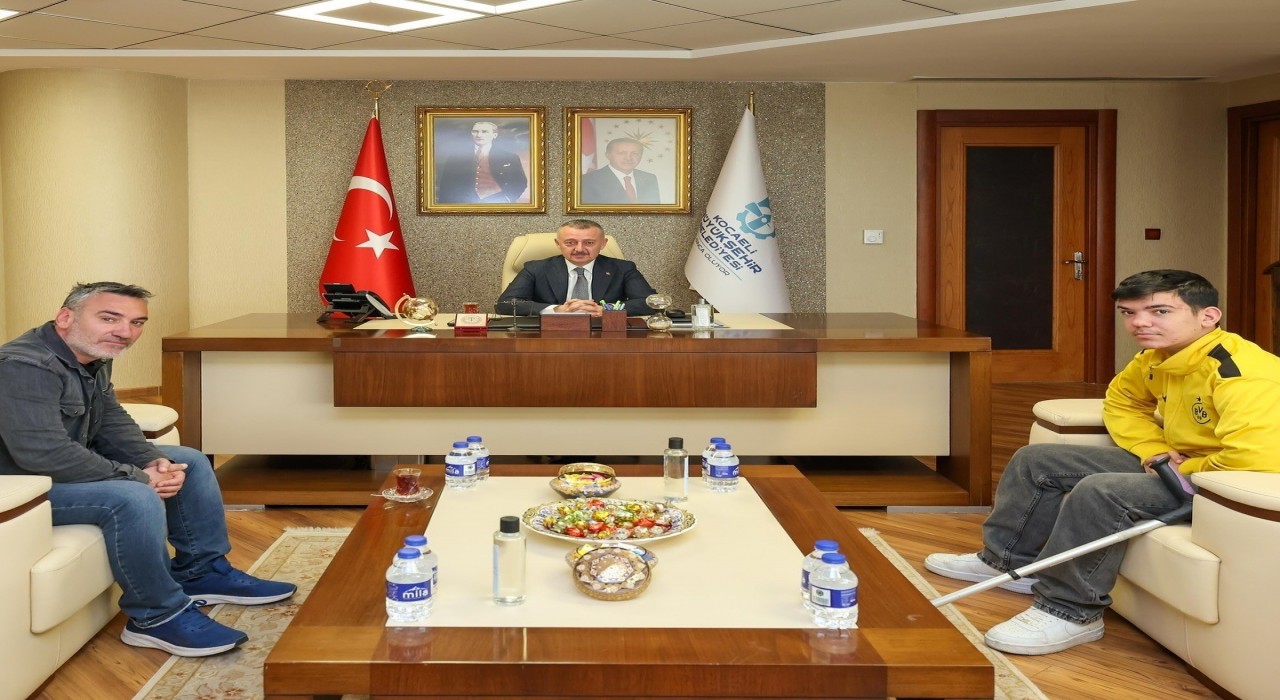 Kocaelisporlu Efe Kartaldan Büyükakına ziyaret