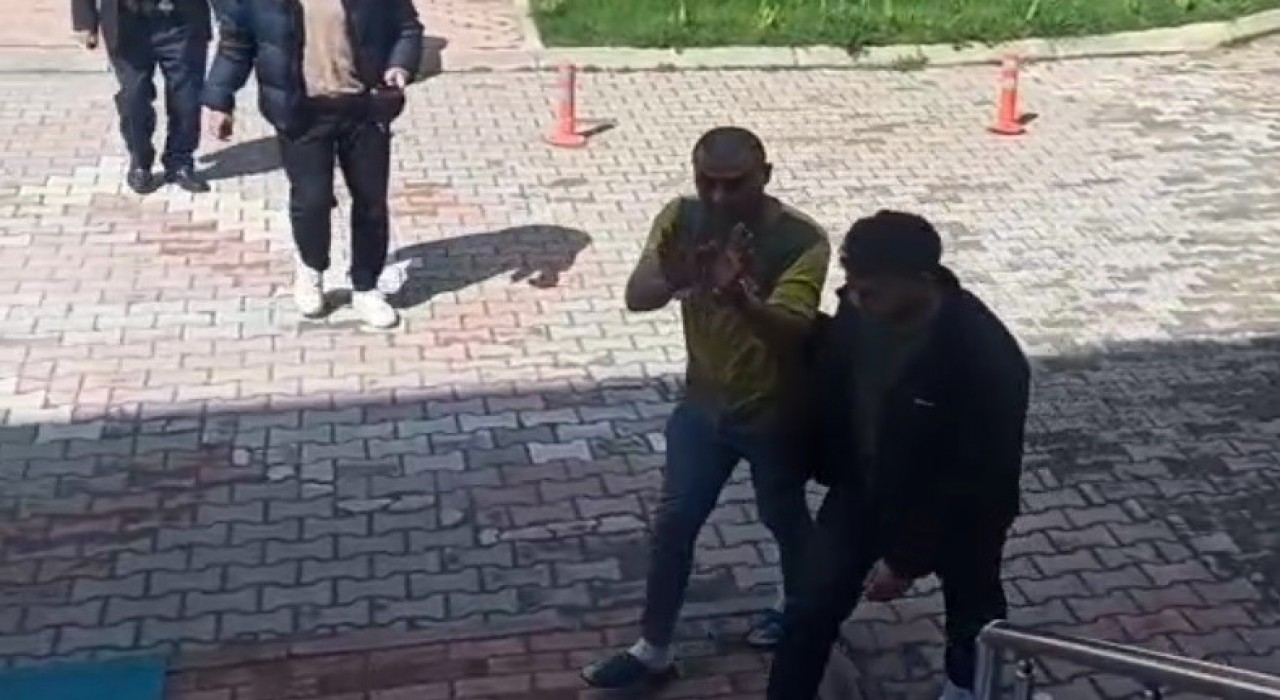 Konyada alacak verecek cinayetinin zanlısı adliyeye sevk edildi