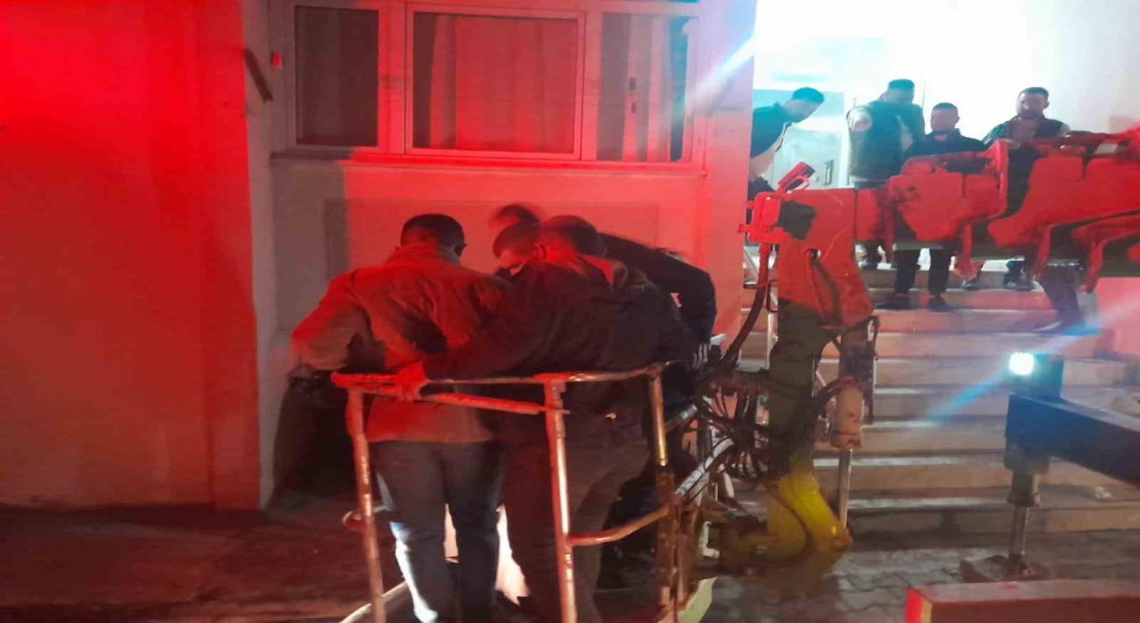 Konyada apartmanda çıkan yangın korkuttu