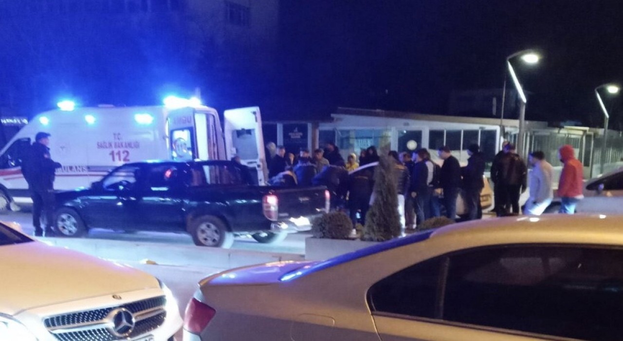 Konyada devrilen motosikletteki 2 kişi yaralandı