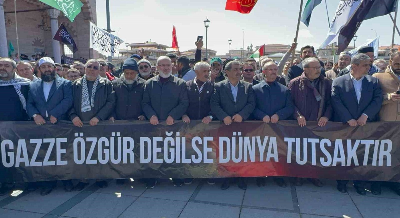 Konyada Gazze Ölüyor Ayağa Kalk yürüyüşü