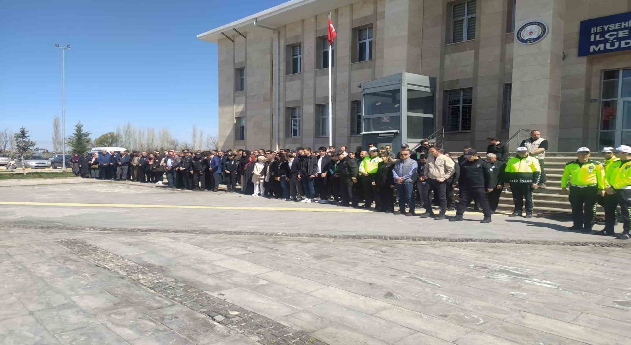 Konyada kansere yenik düşen komisere son görev