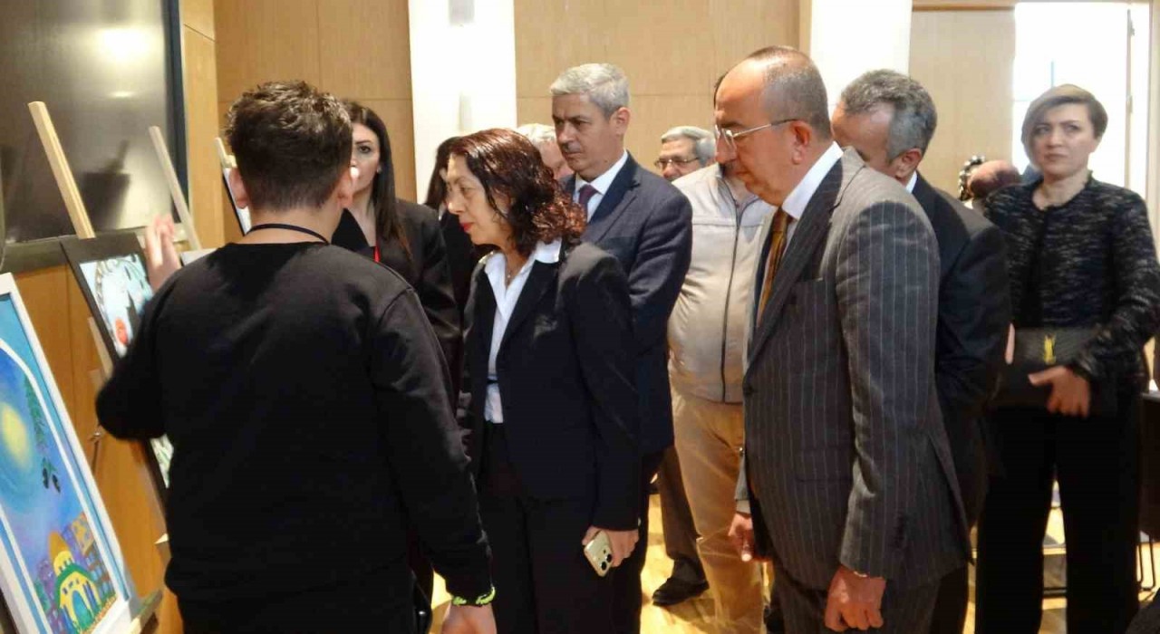 Konyada Kudüs ve Gazze temalı resim sergisi
