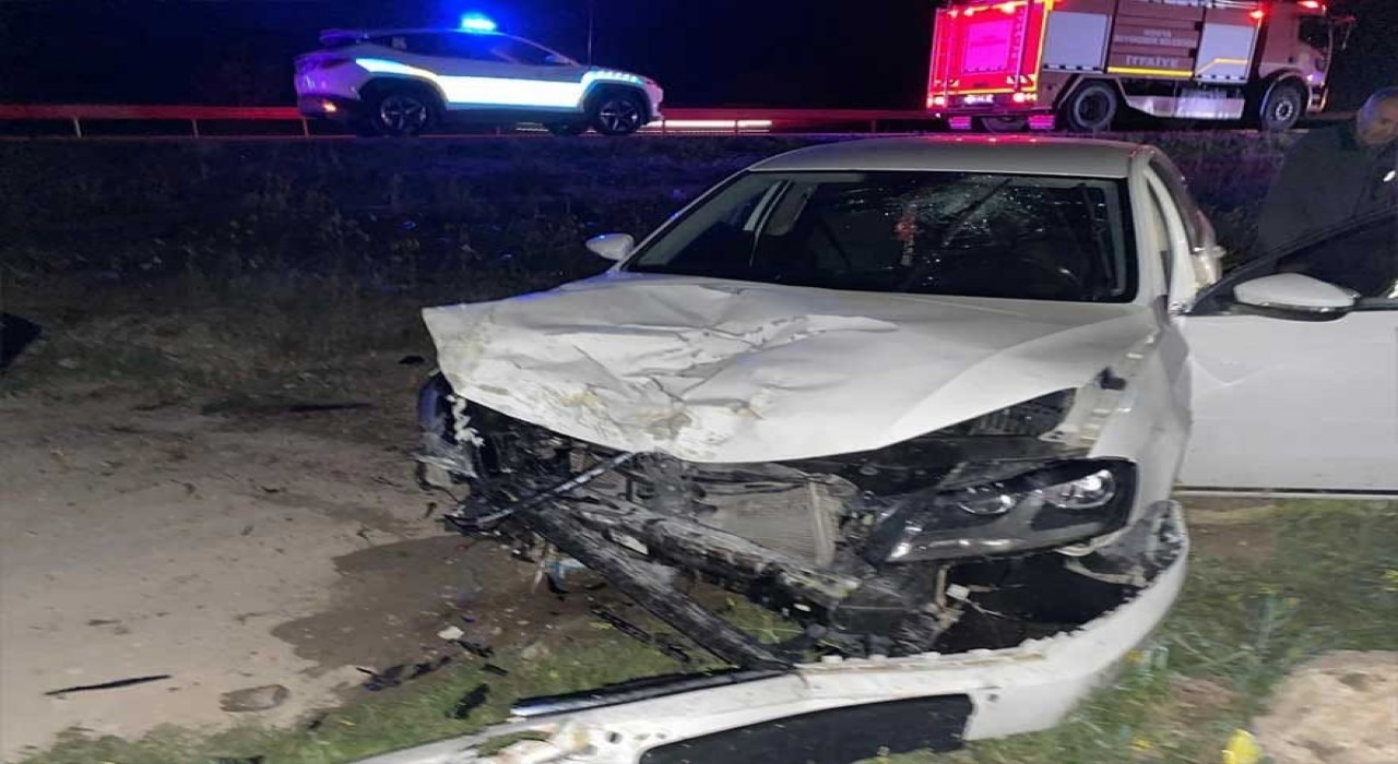 Konyada otomobiller çarpıştı: 2 ölü, 4 yaralı