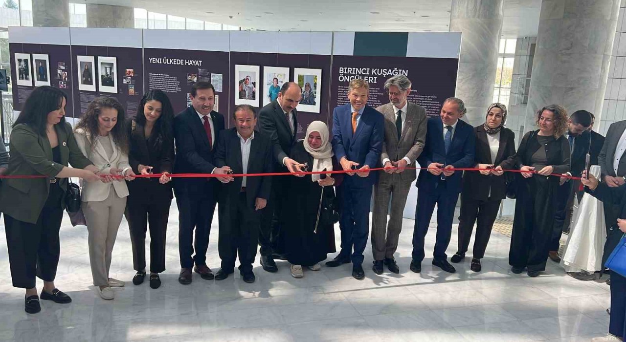 Konyada Türk Kadın Öncüleri sergisi açıldı