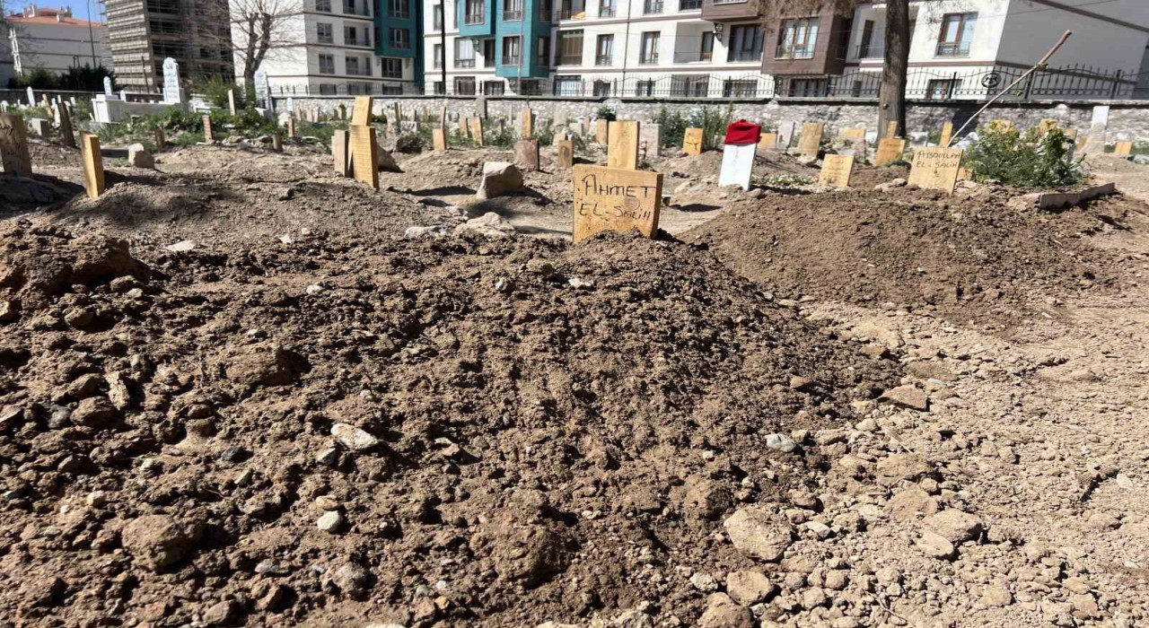 Konyada yangında hayatını kaybeden çocuklara veda