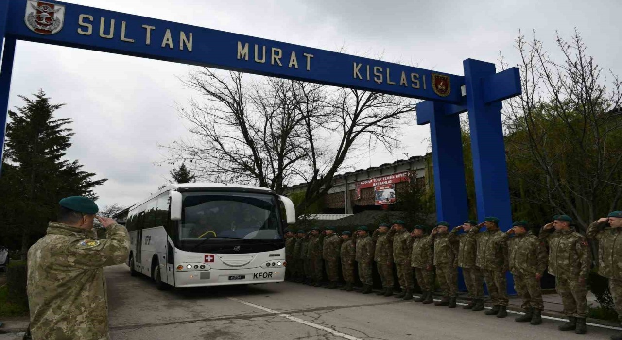 Kosovadan dönen komandolar Çorluda karşılandı