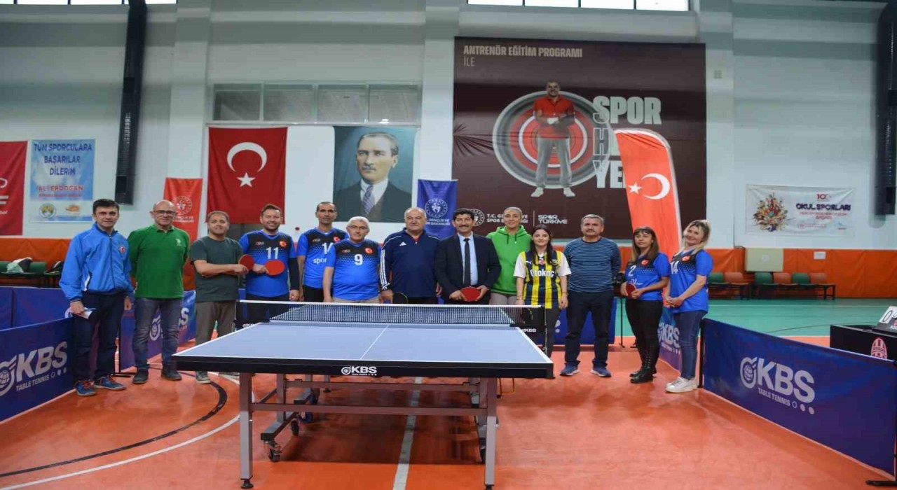 Köyceğizde okul yöneticileri sporda buluştu