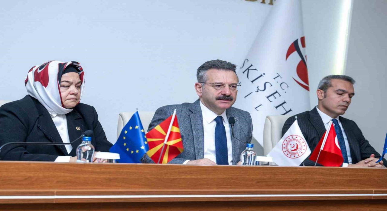 Kriz ve Afet Zamanlarında Bağımlılıkla Mücadelede Kamu-STK İş Birliği toplantısı yapıldı