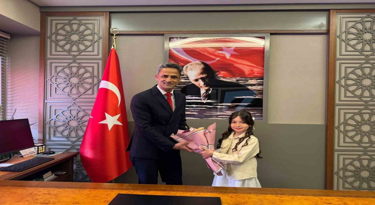 Küçük Kaymakam Duru Özer görev başında