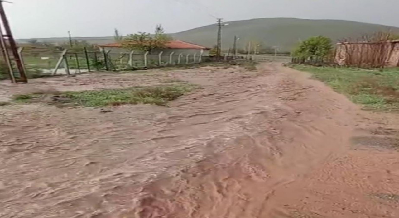 Kuluda şiddetli dolu ve yağmur yağışı