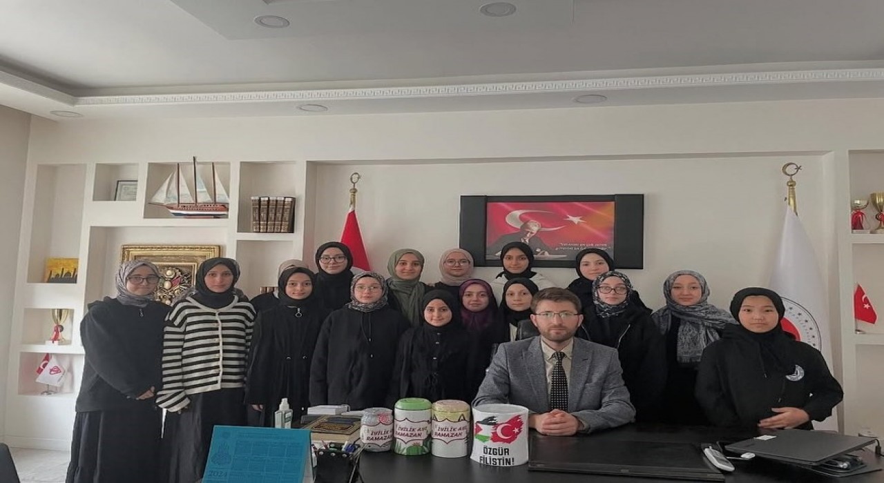 Kuran kursu öğrencilerinden anlamlı bağış