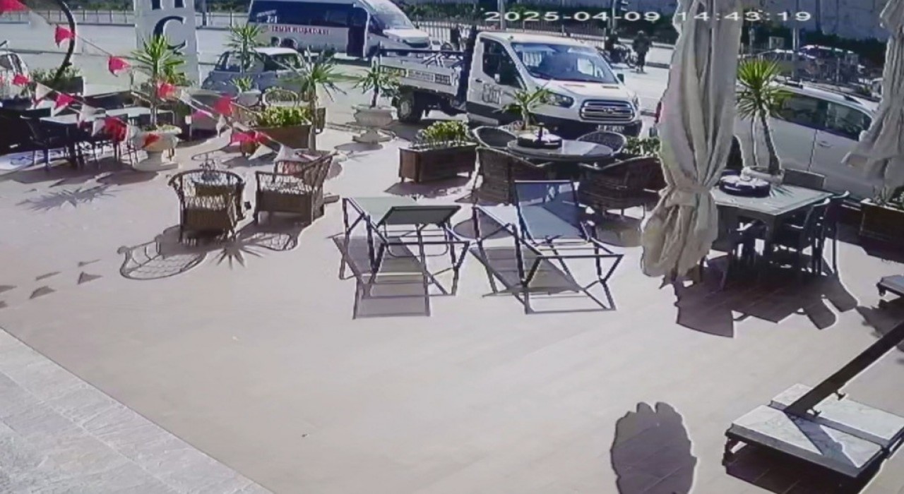 Kuşadasında kırmızı ışık ihlali kazayı beraberinde getirdi: 1 yaralı