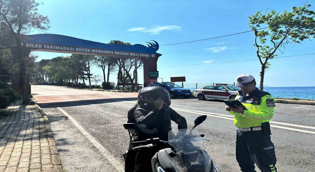 Kuşadasında motosiklet sürücüleri bilgilendirildi