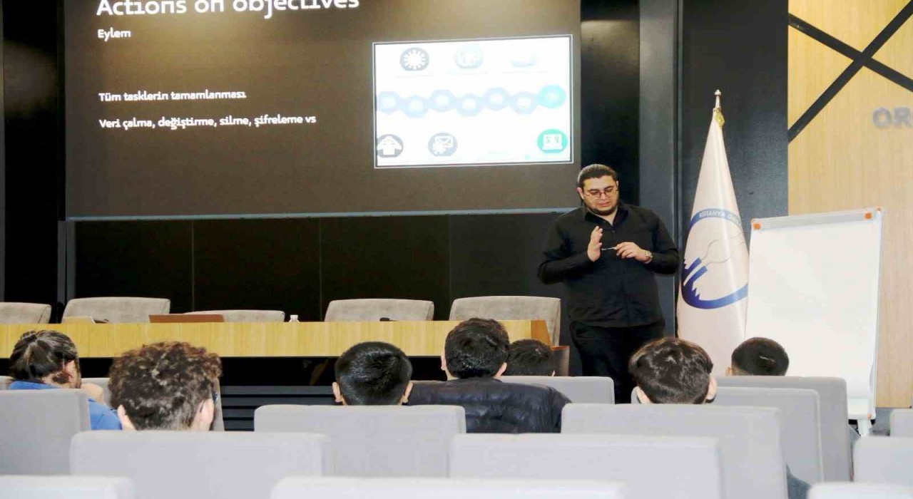 Kütahya OSB Akademide Dijital Dünyada Siber Güvenlik başlıklı eğitim