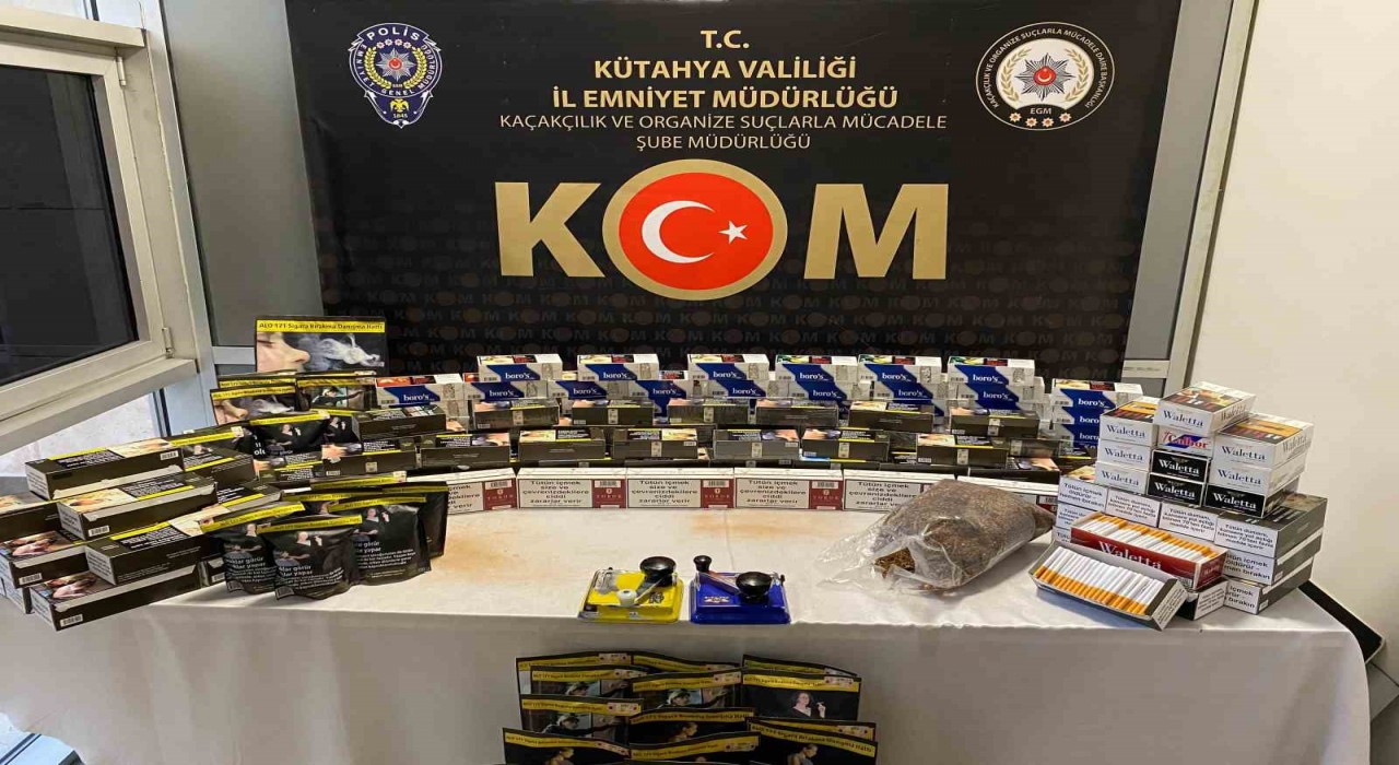 Kütahyada 2 ev ve 1 işyerinde kaçak tütün ve makaron ele geçirildi
