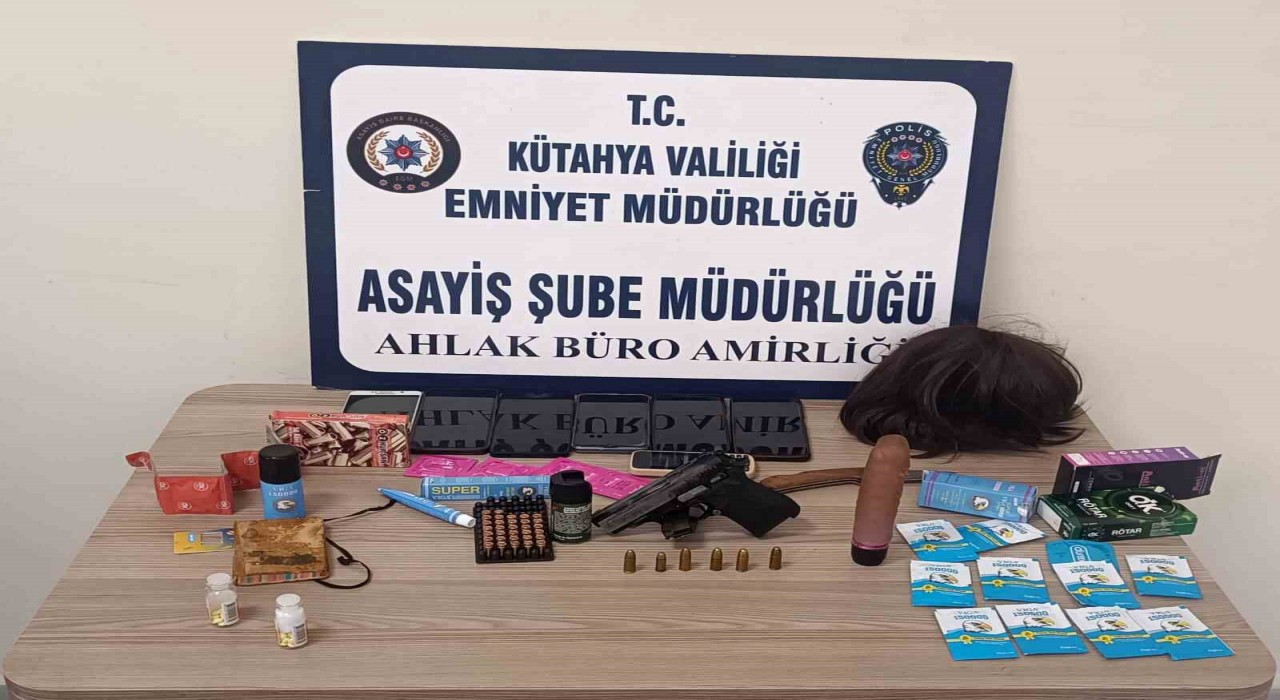 Kütahyada fuhuş operasyonu: 6 gözaltı, 13 kadın kurtarıldı