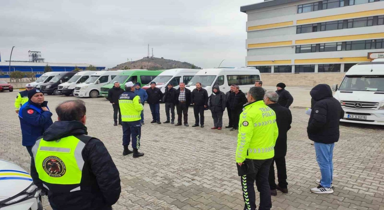 Kütahyada okul servis araçlarına yönelik denetimler sürüyor