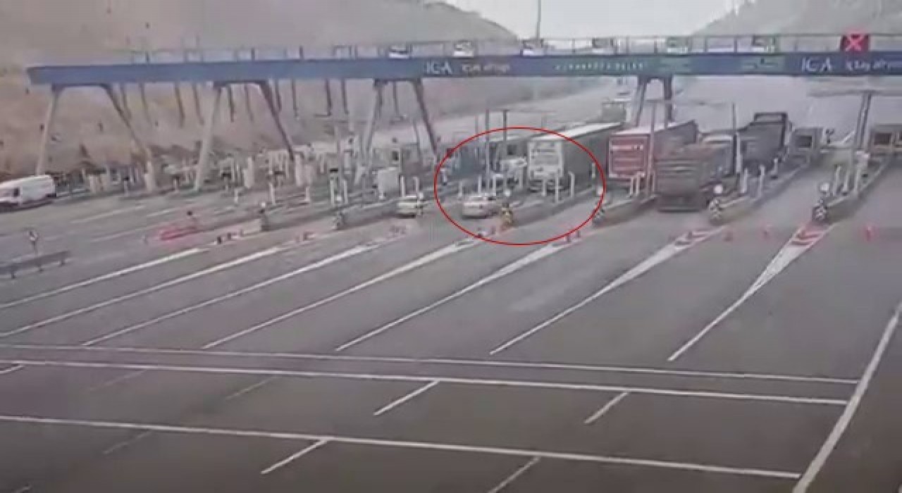 Kuzey Marmara Otoyolundaki 4 kişinin öldüğü kaza anı kamerada