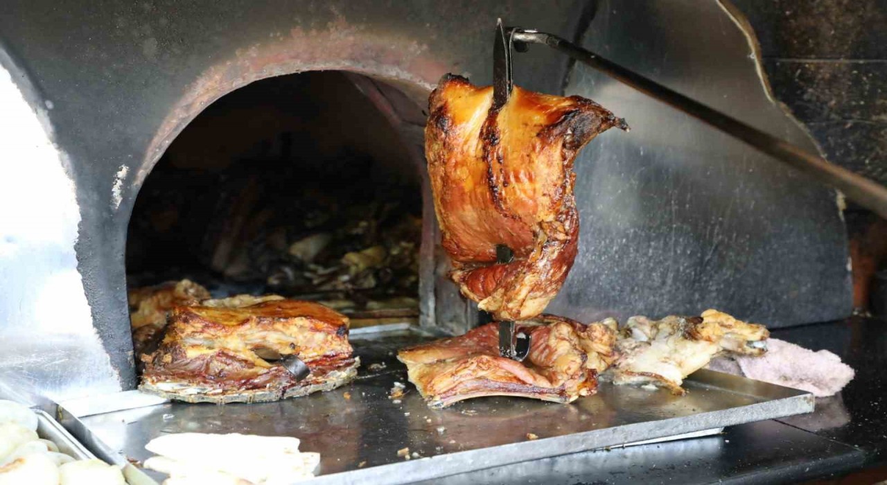 Kuzu et fiyatlarındaki astronomik artış tandır kebabına zam getirdi