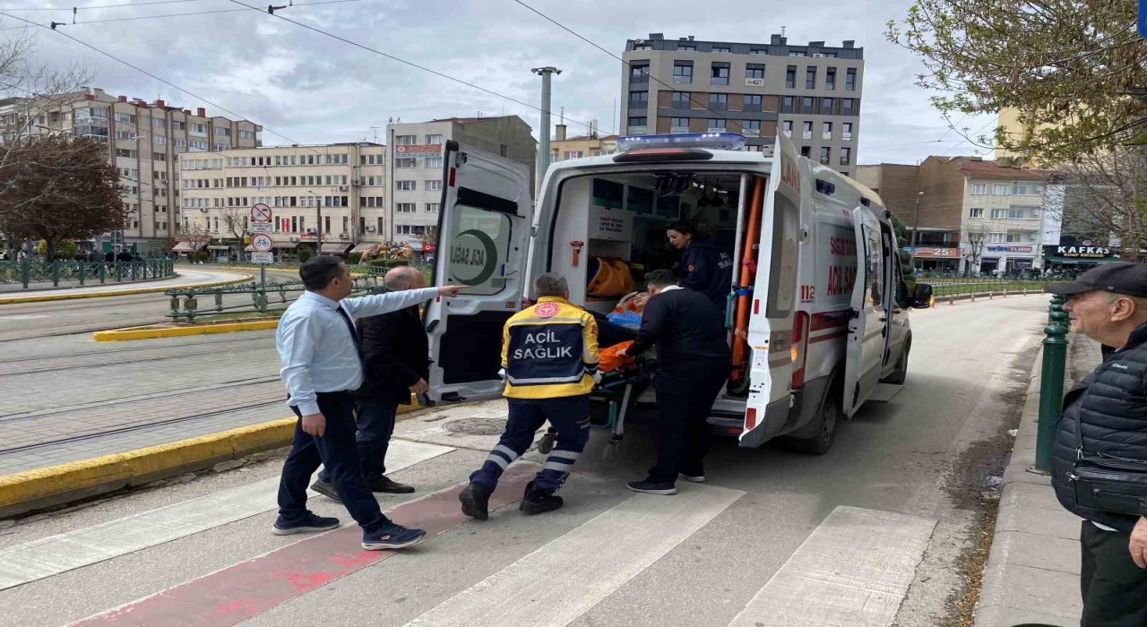 Lavaboda rahatsızlanan şahsa sağlık ekipleri müdahale etti