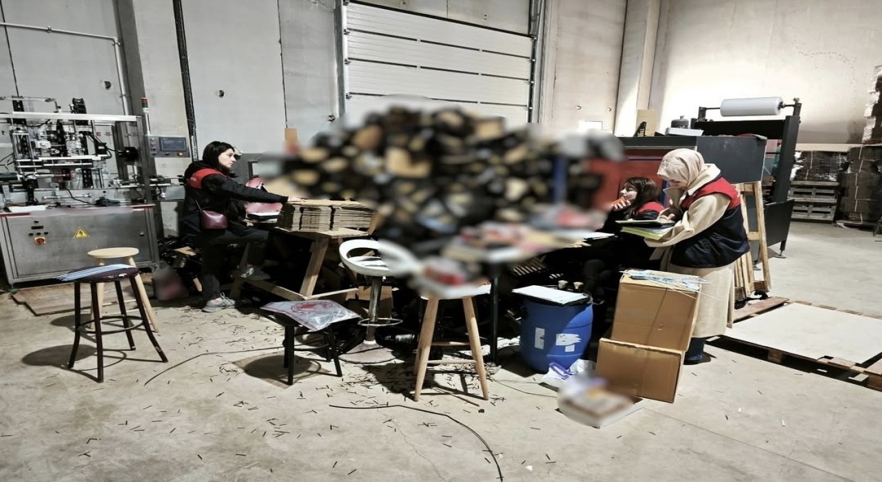 Lüleburgazda depo baskını: Yasa dışı üretilmiş 1 milyon 136 bin kutu enerji içeceği ele geçirildi
