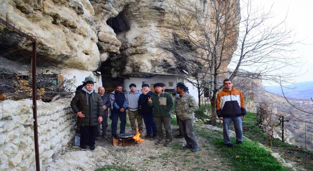 Mağarada geçen bir ömür, dünya ekranlarında