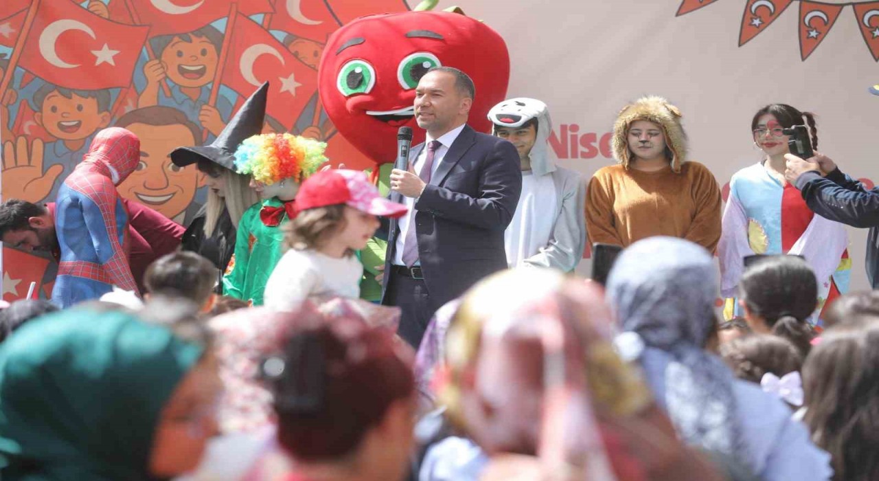 Mahallemde Bayram Var şenliği Niğdede bayram coşkusunu mahallelere taşıdı