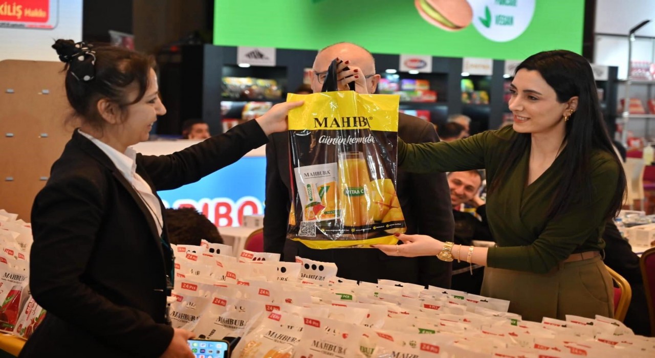 Mahbuba, Antalyada göz doldurdu