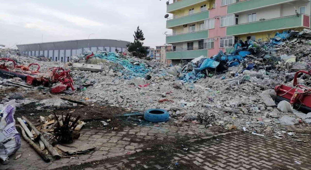Malatyada depremde 19 kişiye mezar olan Ermeç Apartmanı davasında 6ncı duruşma