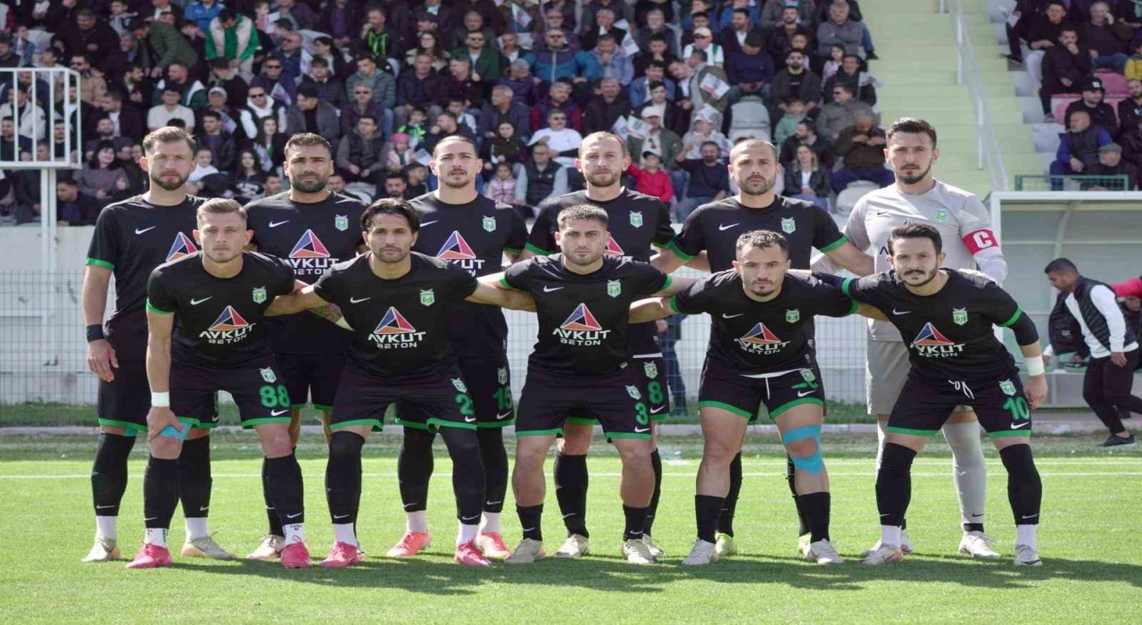 Manavgat Belediyespordan 4 gollü galibiyet