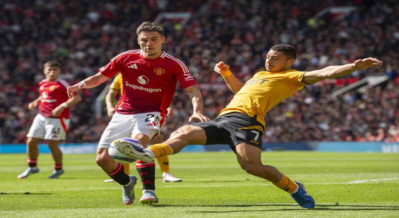 Manchester United evinde Wolverhamptona kaybetti