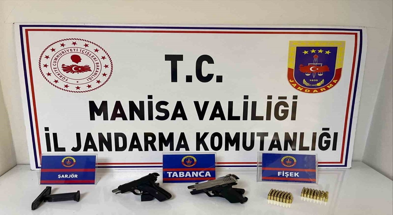 Manisada ikamette 2 tabanca ve 77 mermi ele geçirildi